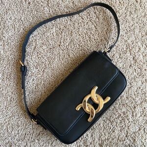 Meghan Markle Inspired Elegant Black Shoulder Bag with Gold Accent